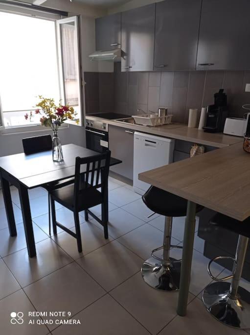 Appartement Au Coeur Du Village Sanary-sur-Mer Ngoại thất bức ảnh
